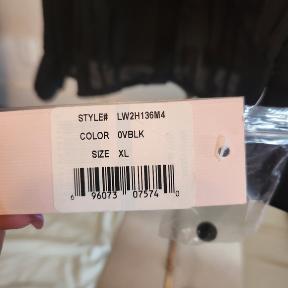 Women's Blouse - Picture 2 of 2